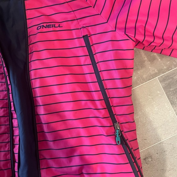 2/$30 O’Neill Snowboard Jacket - Women’s - Picture 7 of 9